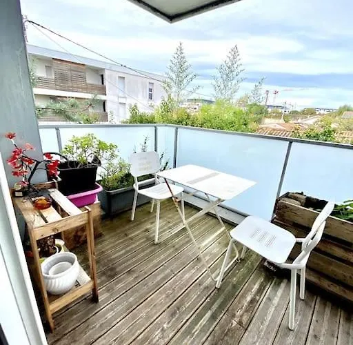 Appartement Cosy - Balcon - Parking Gratuit - 10Min Centre Ville