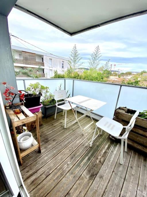 Appartement Cosy - Balcon - Parking Gratuit - 10min Centre *