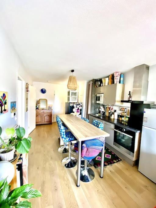 Cosy - Balcon - Parking Gratuit - 10min Centre * Cenon