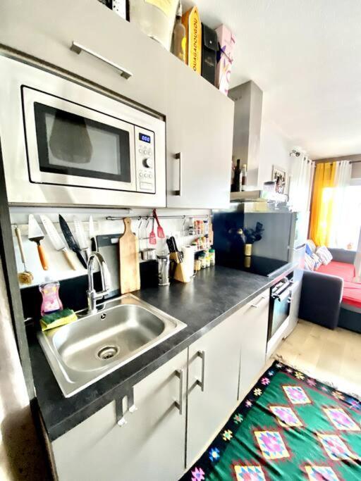 Appartement Cosy - Balcon - Parking Gratuit - 10min Centre Cenon