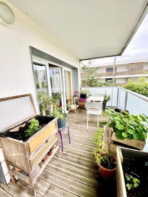 Cosy - Balcon - Parking Gratuit - 10min Centre Cenon